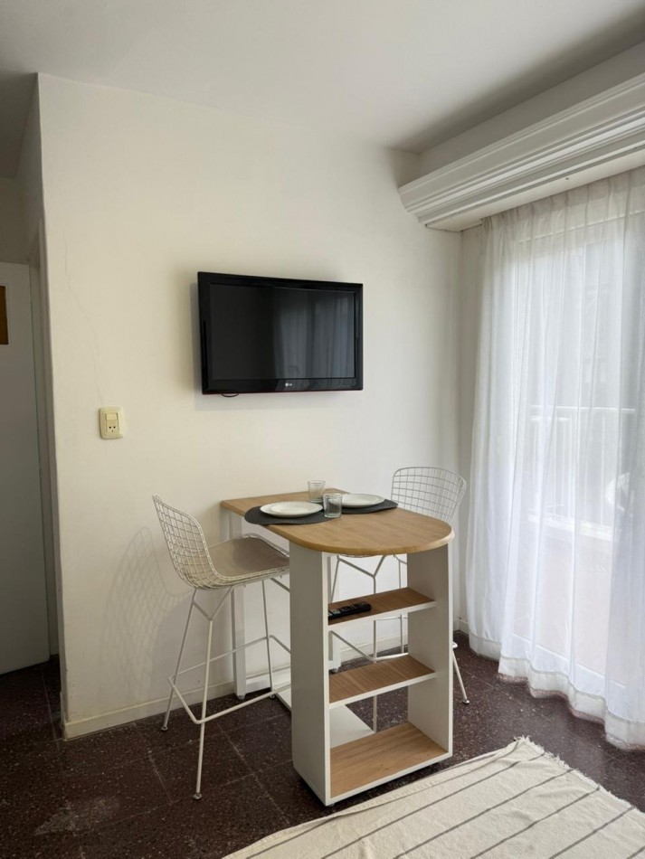 Dpto 1 ambiente a la calle c/ Balcon terraza - Zona Plaza Colon 