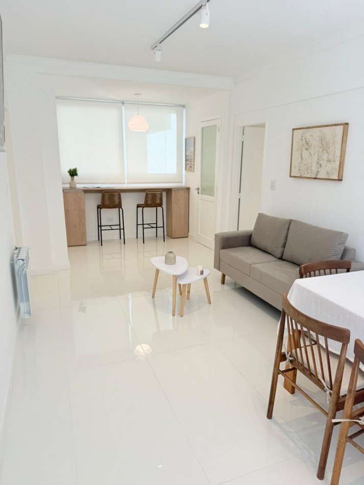 Departamento 3 ambientes a la calle con balcon - Punta iglesias 