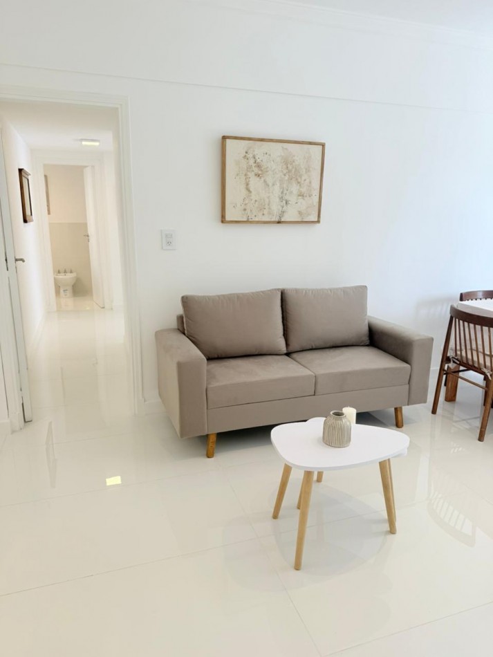 Departamento 3 ambientes a la calle con balcon - Punta iglesias 