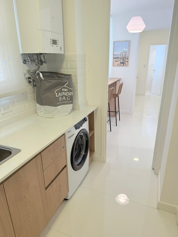 Departamento 3 ambientes a la calle con balcon - Punta iglesias 