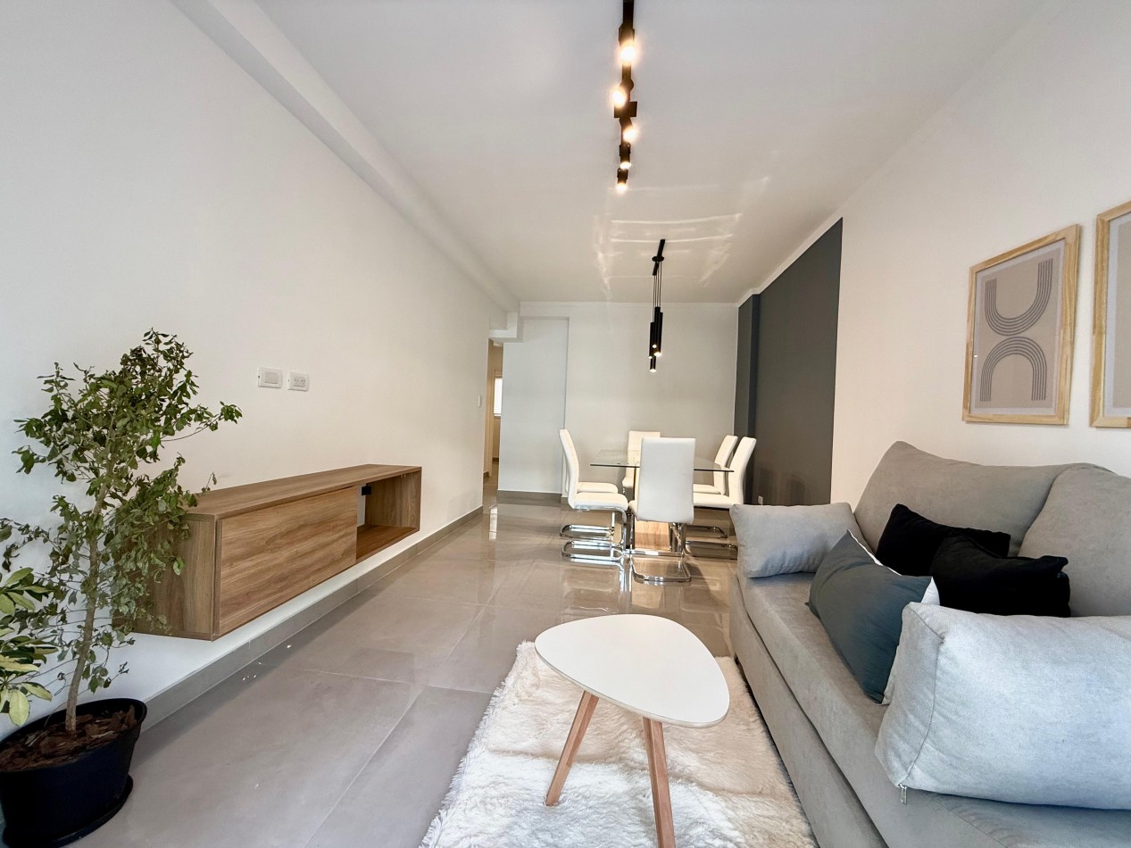 Dpto 3 Amb a la calle con Balcon - Plaza Mitre