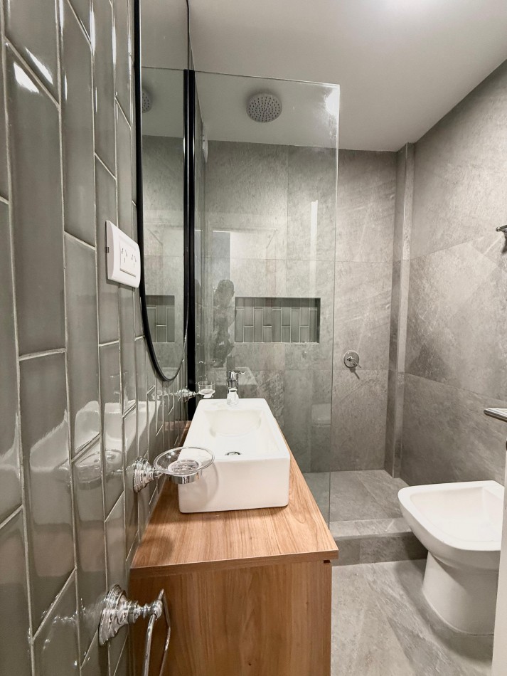 Dpto 3 Amb a la calle con Balcon - Plaza Mitre