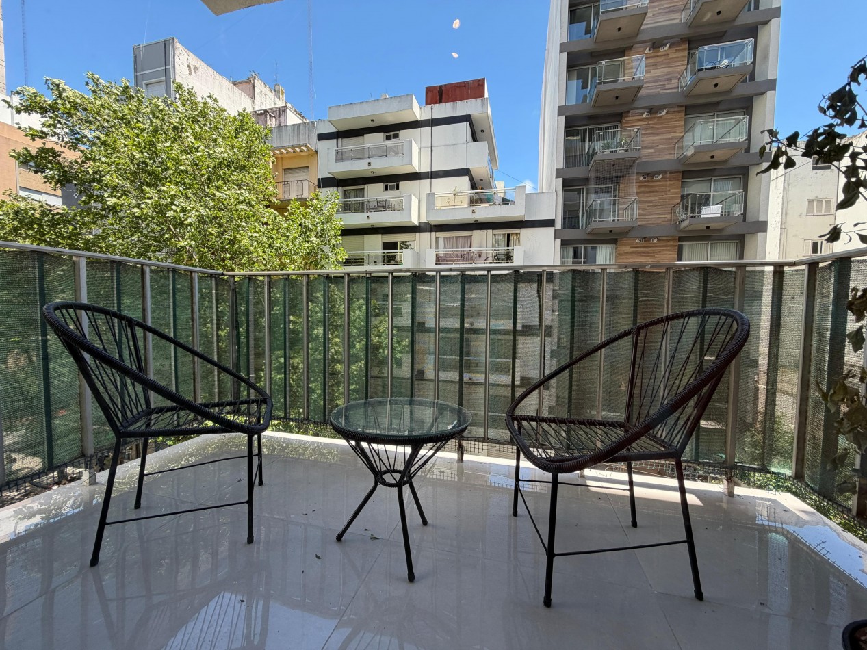 Dpto 3 Amb a la calle con Balcon - Plaza Mitre